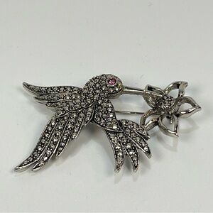 Avon VTG Silver/Pink Elegant Embellished Classy Sparkling Hummingbird Brooch Pin